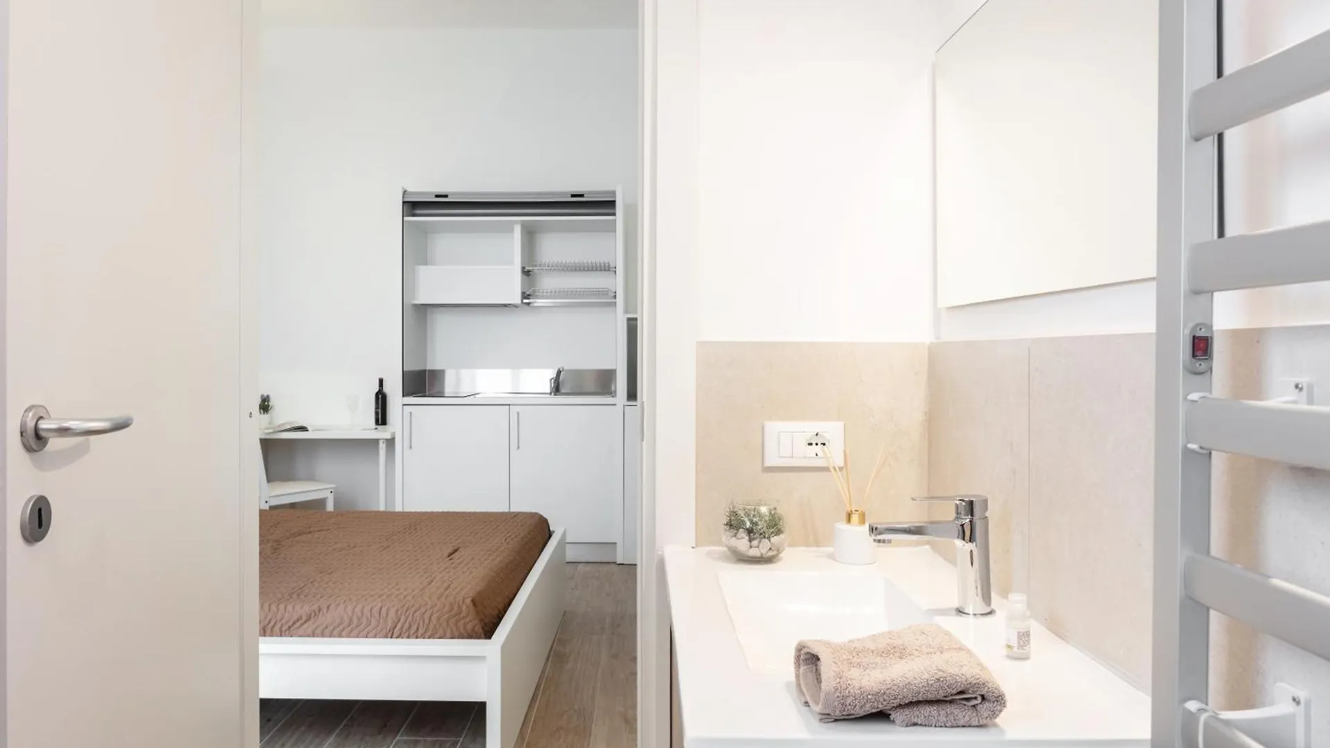 بيت ضيافة Lena'S Rooms أولبيا