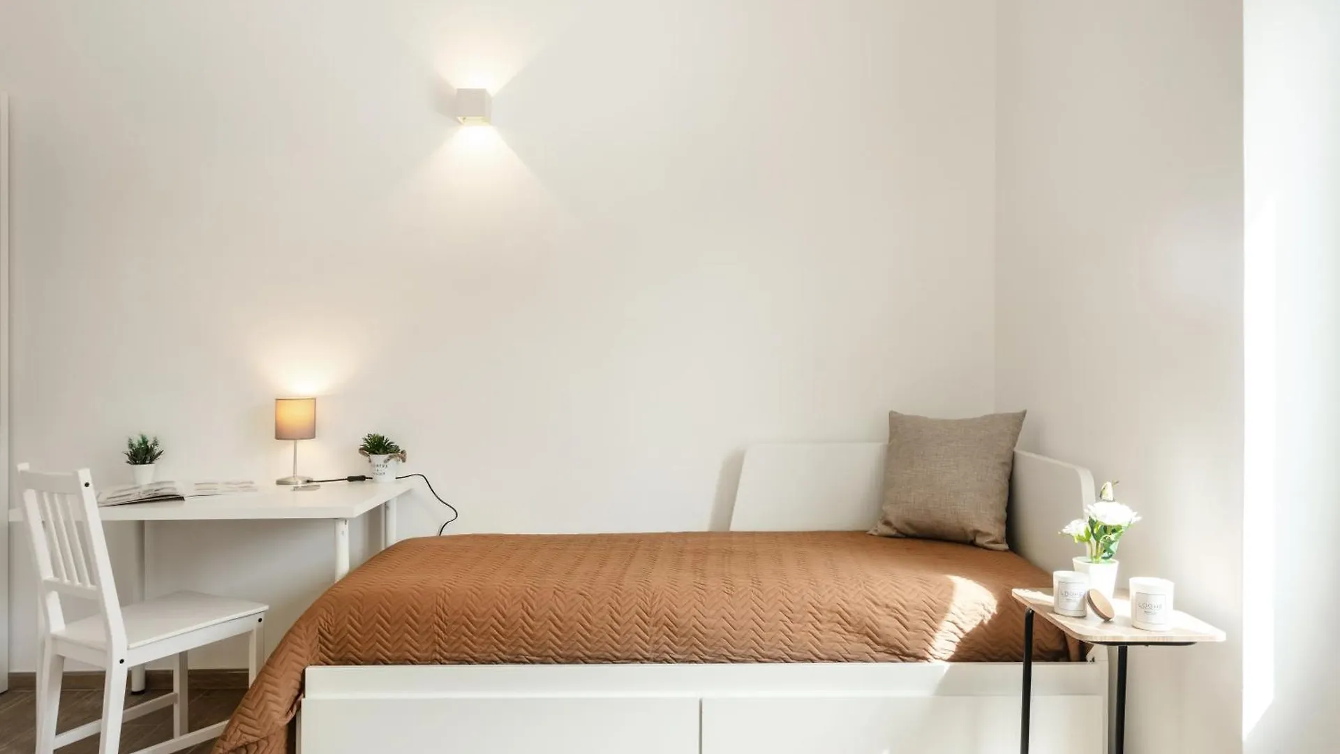 Lena'S Rooms أولبيا 0*,